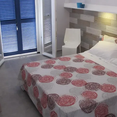 B&B Le Thuje Torre Lapillo Esterno foto