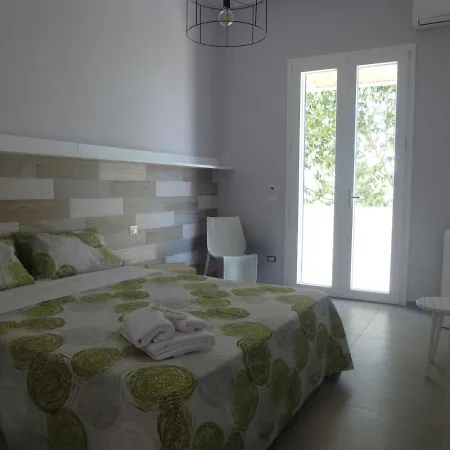 B&B Le Thuje Torre Lapillo Esterno foto